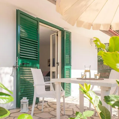 Casa Vacanze Fronte Apartment *