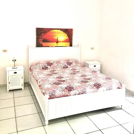 Casa Vacanze Fronte Apartment *
