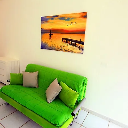 Casa Vacanze Fronte Apartment *